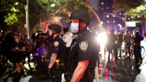 Tres policías de Nueva York son hospitalizados por envenenamiento con una supuesta lejía vertida en sus batidos