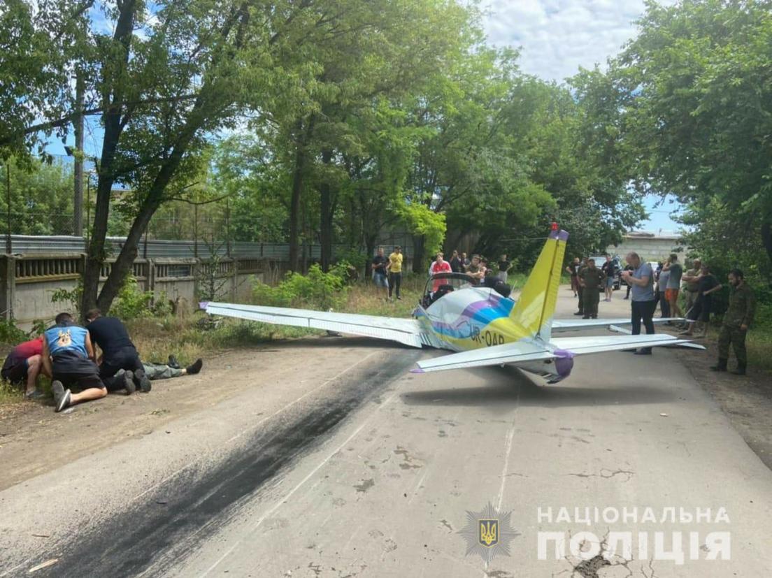 Una persona muere al estrellarse una avioneta contra un supermercado de Ucrania