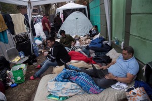 Chile deportará a primeros 100 migrantes venezolanos y colombianos varados en la frontera con Bolivia