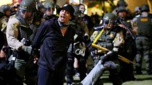 Miles de manifestantes de George Floyd  en Los Ángeles no serán acusados por violar el toque de queda