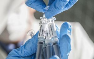 Primeras vacunas contra el coronavirus llegarán a Uruguay el #25Feb