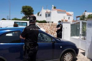 Detienen a un joven en España por asesinar a su madre y herir a su padre