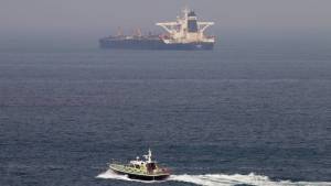 Piratas, petróleo robado y comercio ilegal: La embarcación que nadie quería rescatar