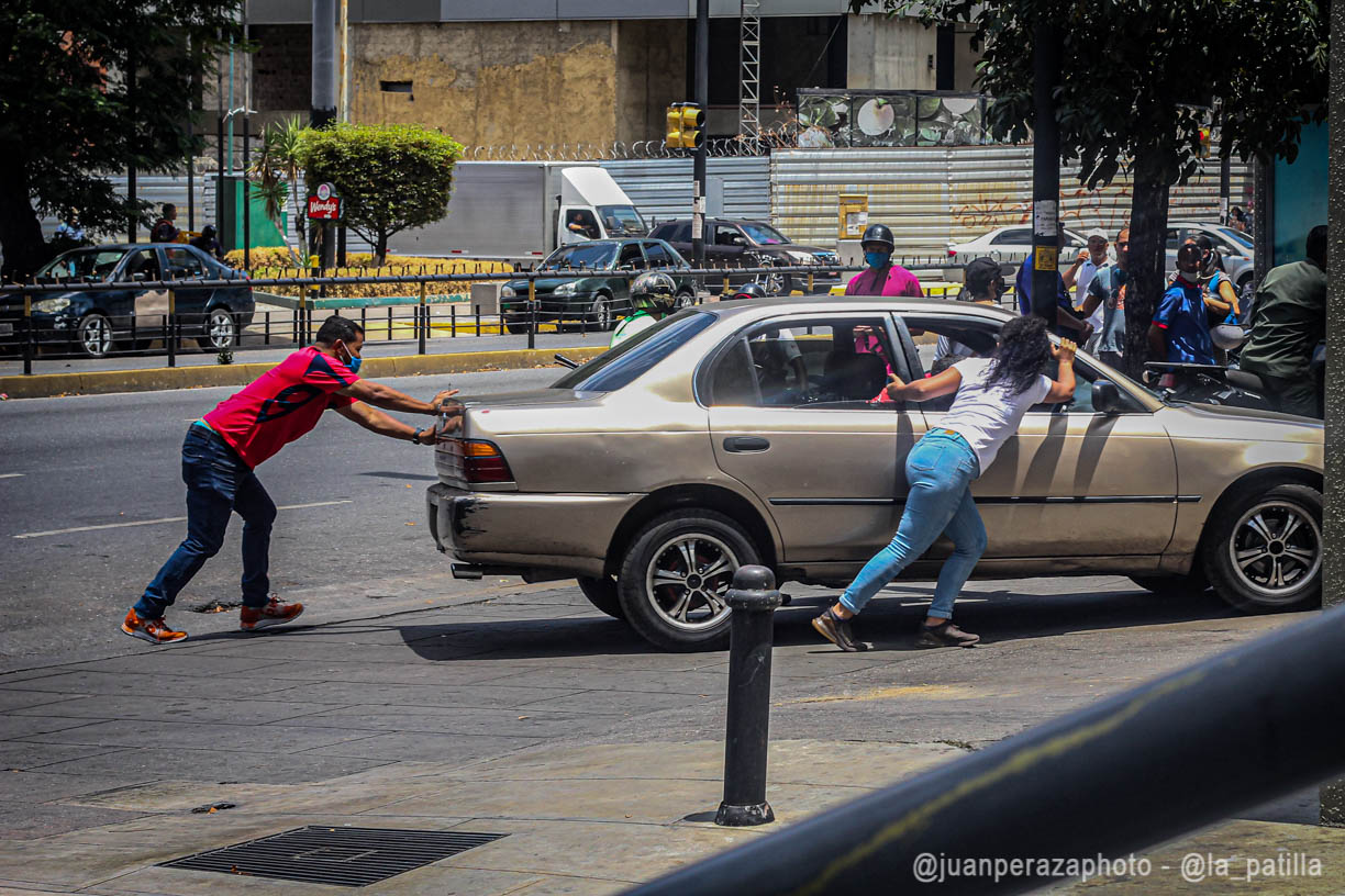 Expertos alertan que la gasolina iraní no es apta para los vehículos en Venezuela