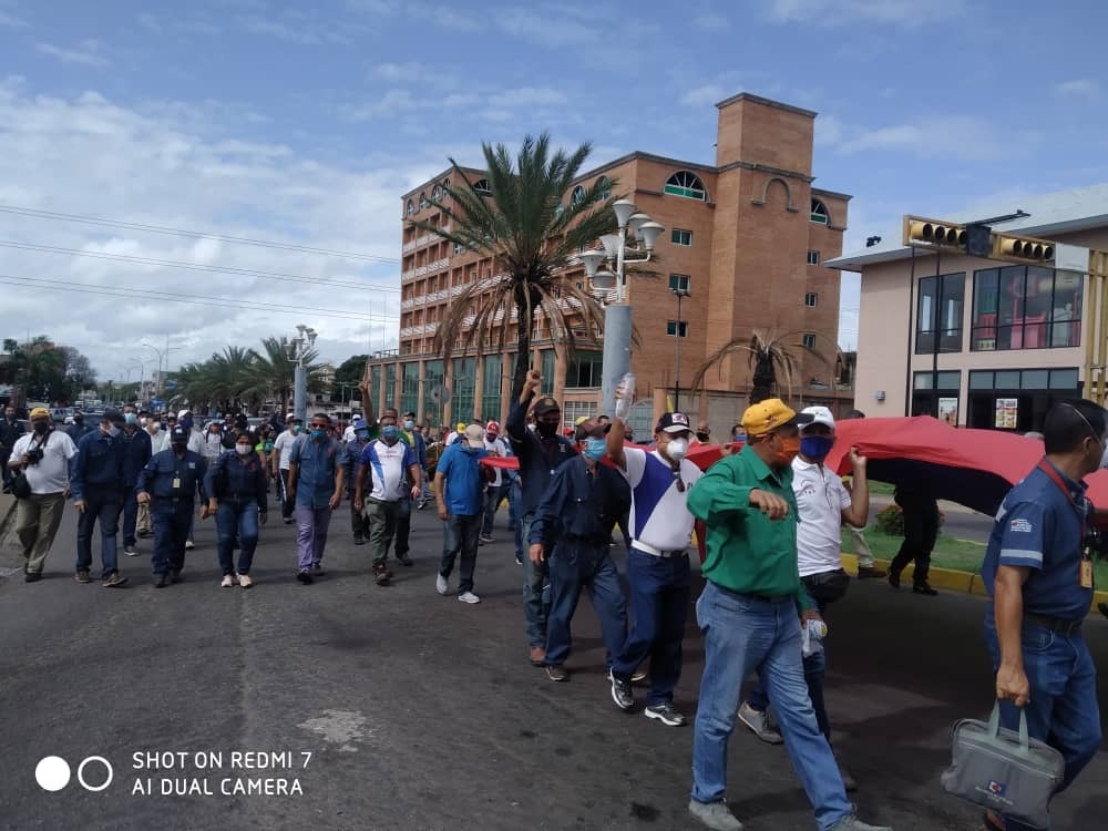 Trabajadores en Guayana tomaron las calles para protestar por la falta de servicios públicos #18Jun (Fotos)
