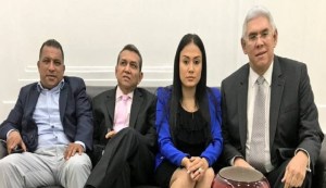 Maduro amenaza a gobernadores opositores en caso de no participar en elecciones