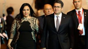 El presidente de Honduras y su esposa dan positivo en Covid-19