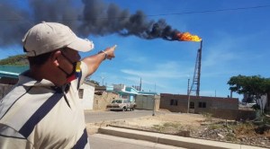 Punta Cardón arde: Vecinos temen por irregularidad en el mechurrio de la refinería