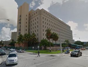 Acusan a un hombre por amenazar a un sujeto de color en Miami