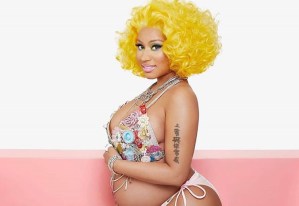 Nicki Minaj anuncia con atrevida foto que está embarazada