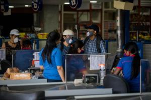 Regulación para la compra de alimentos despierta el fantasma de la escasez en Venezuela