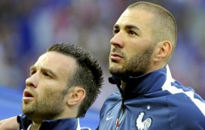 Karim Benzema podría ser juzgado por supuesto chantaje a compañero de selección francesa