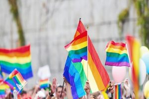 Un cajero en Miami pierde su trabajo luego de recibir insultos homosexuales