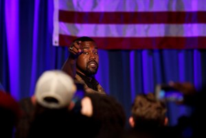 Entre lágrimas, Kanye West lanza campaña presidencial con mitin inconexo