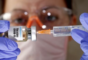 Desarrolladores de vacuna contra coronavirus prometen diversidad en ensayos clínicos