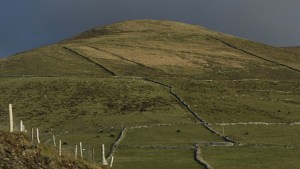 Científicos descubren “templos masivos subterráneos” de la Edad del Hierro en Irlanda del Norte (Detalles)