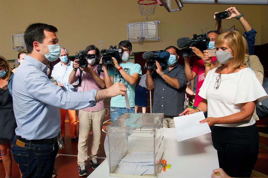 Galicia y País Vasco celebran elecciones pese al rebrote de coronavirus