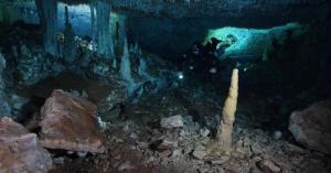 Descubren minas de ocre de hace 12.000 años en cuevas subacuáticas de México