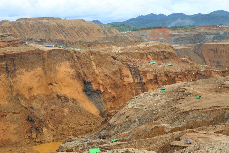 Mas de 160 muertos en un deslizamiento de terreno en minas de jade en Birmania