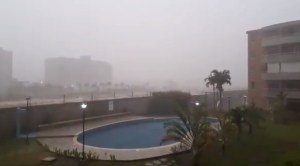 EN VIDEO: “Se cae” el cielo en Higuerote; el gran aguacero que azota las costas mirandinas #7Jun