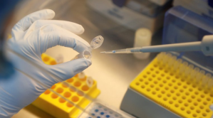 Aumentan los acuerdos entre gobiernos y laboratorios para vacunas contra Covid-19