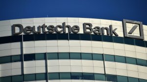 Nueva York multó al Deutsche Bank por omitir la supervisión financiera de Jeffrey Epstein