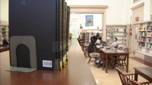 Parques y bibliotecas de Los Ángeles podrían convertirse en centros de aprendizaje para niños