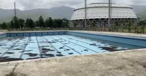 Instalaciones del Complejo Deportivo de la Universidad de Carabobo se caen a pedazos (VIDEO)