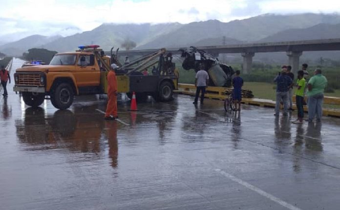 Al menos dos vehículos cayeron al vacío en el viaducto La Cabrera
