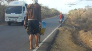 Kilómetros caminan habitantes de Pueblo Nuevo en Paraguaná para obtener agua