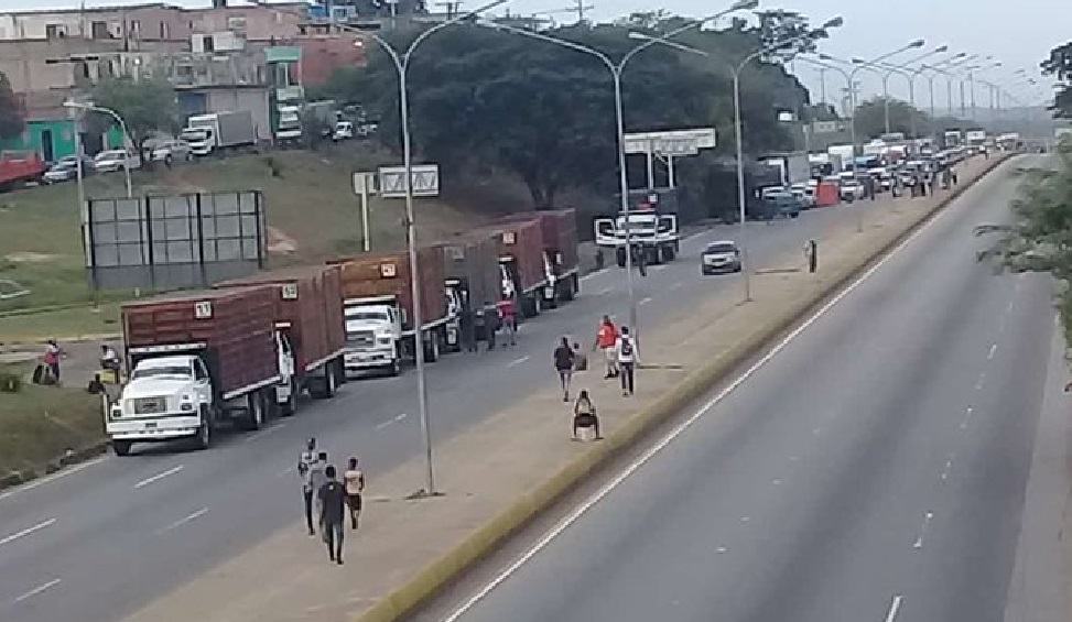 En Carabobo, GNB coloca punto de control en la autopista José Antonio Páez #6Jul (FOTO)