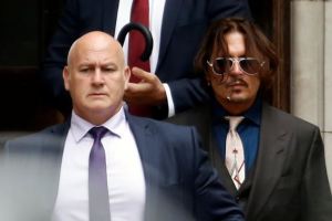 Alcohol, pastillas y cuatro líneas de cocaína: Las FOTOS de los excesos de Johnny Depp