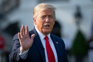 Trump promete no renombrar bases militares en honor a líderes confederados