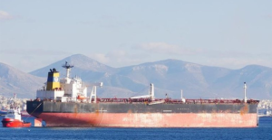 Buque petrolero buscado por EEUU y declarado en “secuestro”, apareció en costa iraní (Fotos)