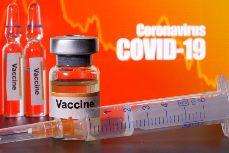 Vacuna de Novavax contra el coronavirus muestra resultados positivos pese a efectos secundarios