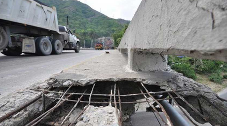 Diputado Carlos Lozano denunció la grave situación del viaducto La Cabrera (Video)