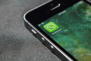 La función más contradictoria de WhatsApp: marcar los chats temporales para que no desaparezcan