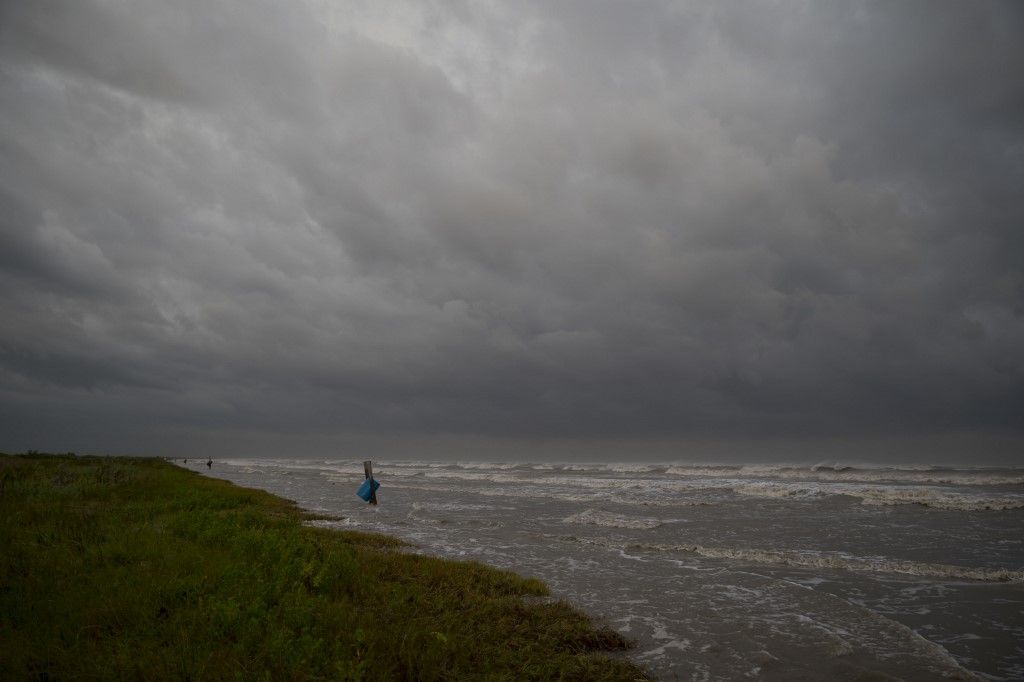 En vivo: El huracán Laura impactó en la costa de EEUU con vientos de 240 kilómetros por hora