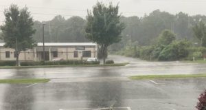 Isaías tocó tierra en Carolina del Norte como huracán en categoría 1