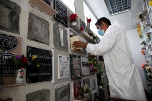 Ante colapso por la pandemia, Panamá planea guardar cadáveres en contenedores refrigerados