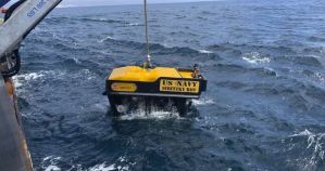 Encuentran restos humanos y vehículo anfibio perdido en el mar en California