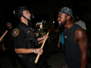 En Fotos: Los disturbios tras el asesinato a quemarropa de un afroamericano en EEUU