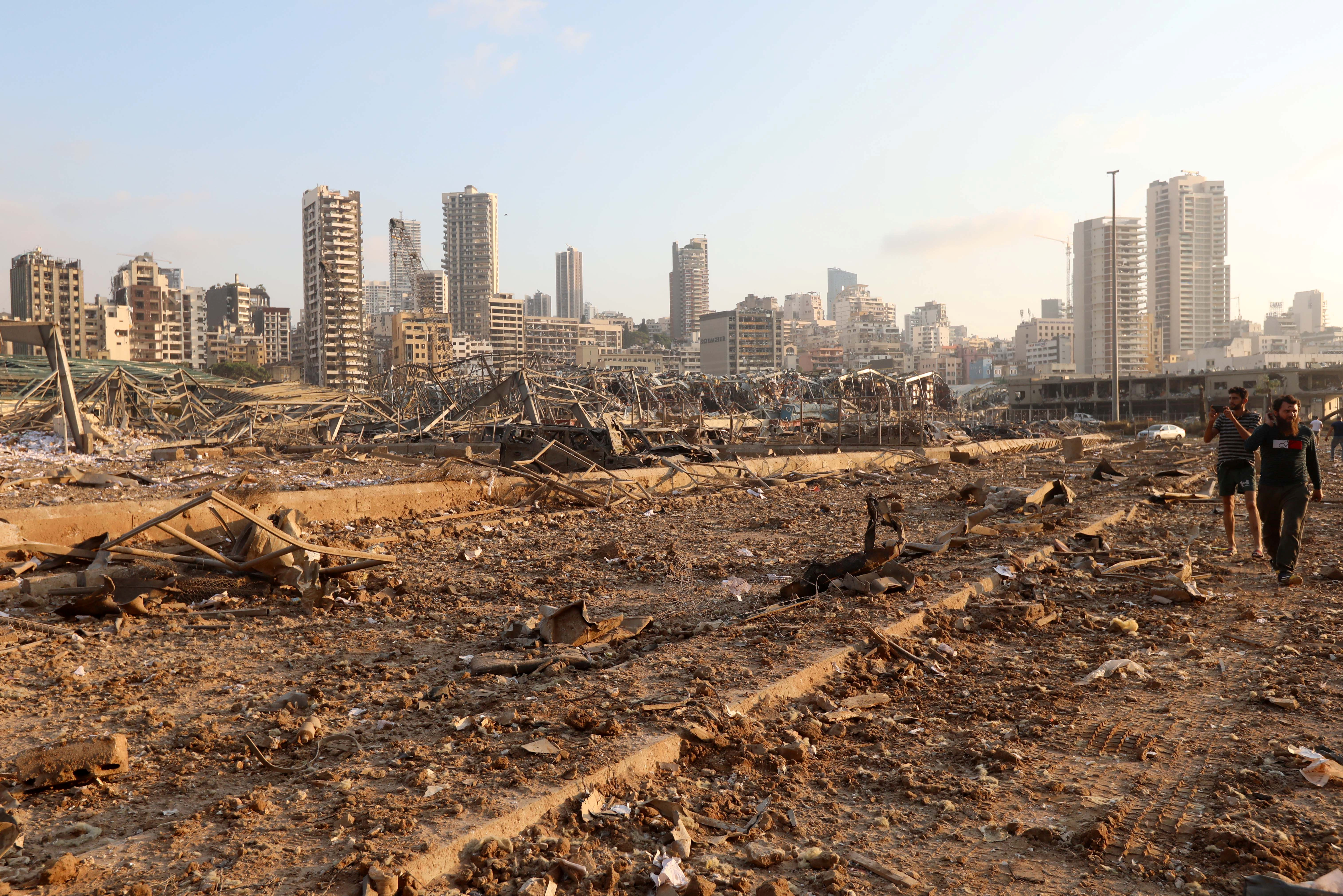 Земля после взрывов. Ливан Бейрут взрыв 4 августа 2020. Последствия взрыва в Бейруте 4 августа 2020. Мощный взрыв 2020 в Бейрут.