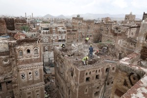Enviado de la ONU anuncia que partes enfrentadas acuerdan alto el fuego en Yemen