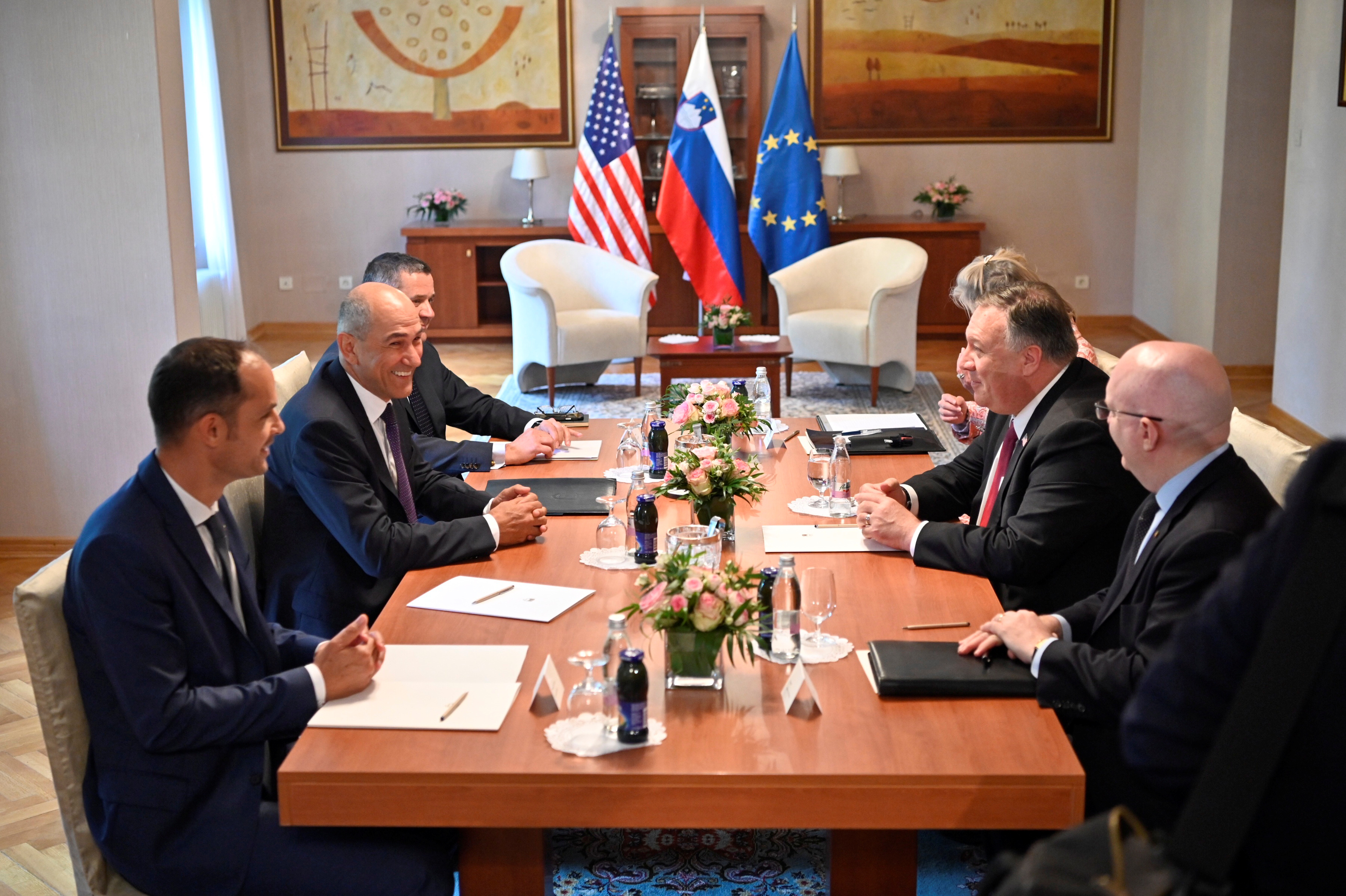 EEUU y Eslovenia firman un documento sobre seguridad de la red 5G