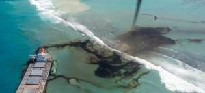La isla Mauricio se enfrenta a su peor crisis ecológica tras derrame de crudo (Fotos)