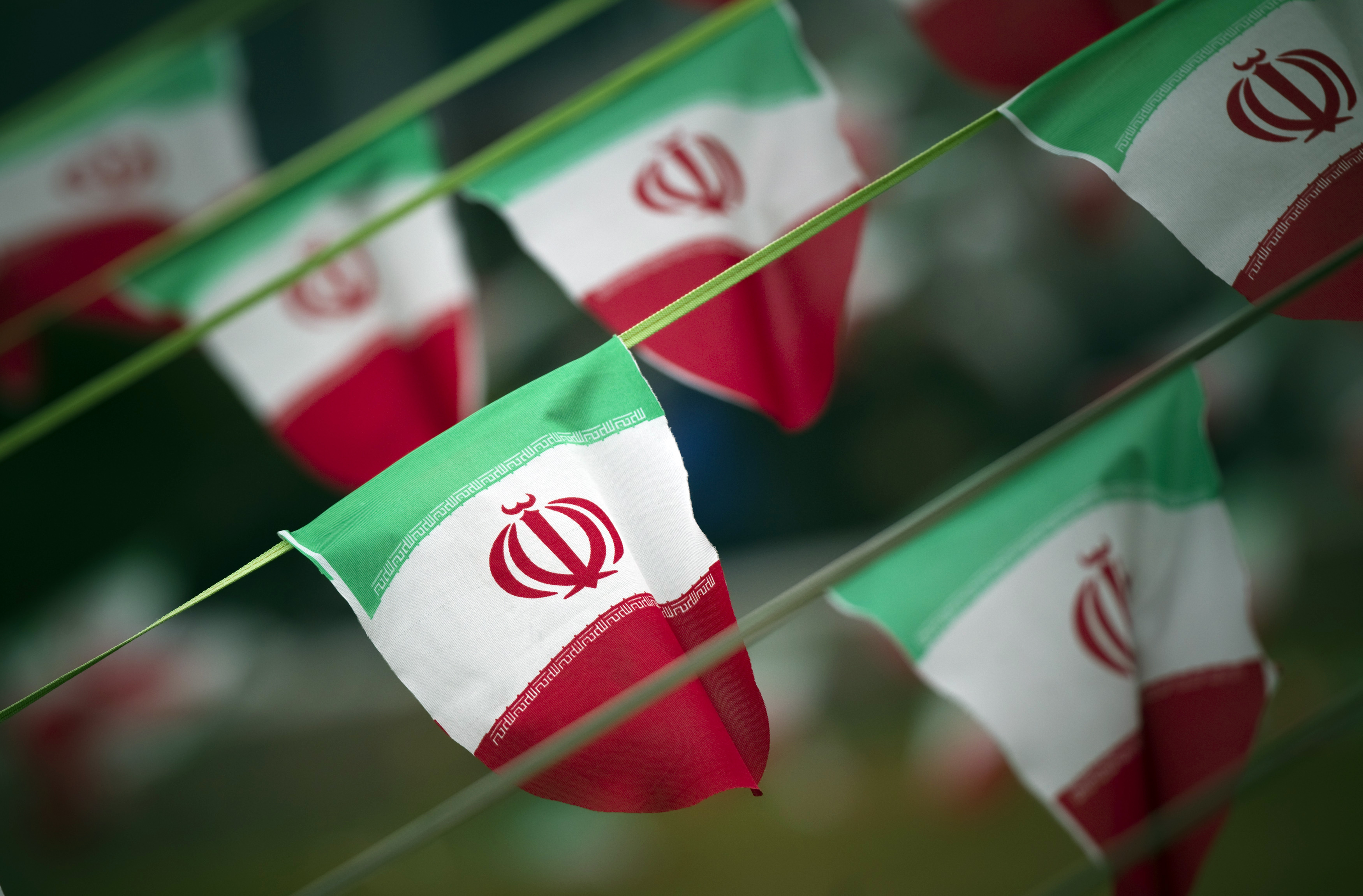 Irán rechaza la amenaza de sanciones de EEUU y urge al mundo a no doblegarse