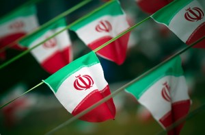 Irán y cinco potencias inician reunión para salvar pacto nuclear de 2015