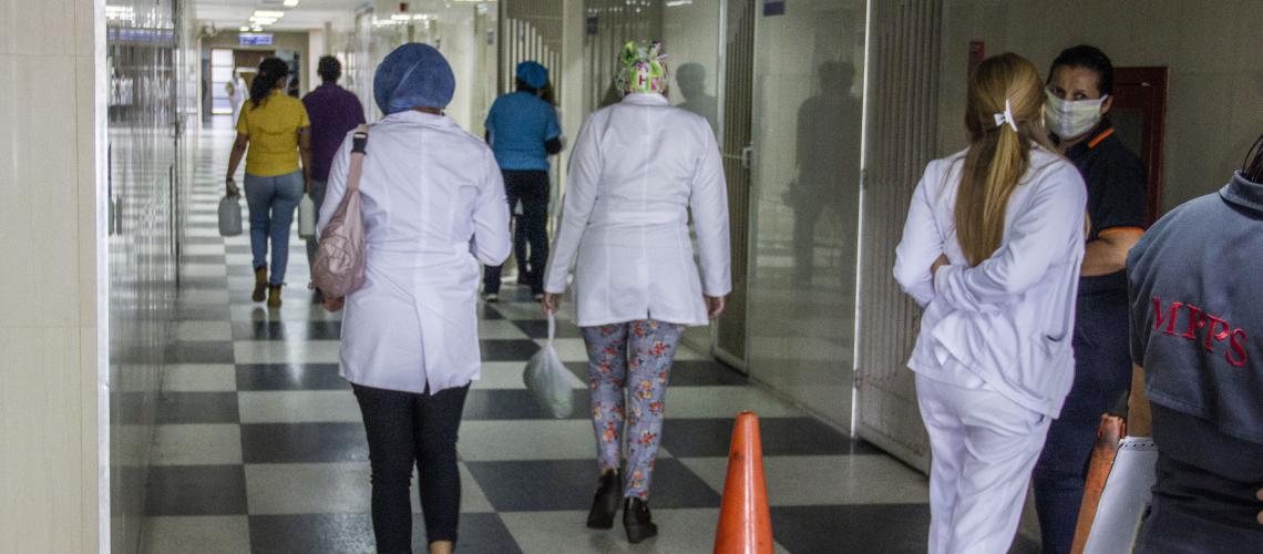 Cinco médicos y seis enfermeras agravan crisis de coronavirus en el Hospital Central de San Cristóbal