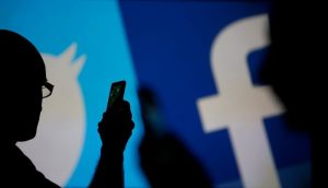 Facebook y Twitter refuerzan su lucha contra las fake news por las elecciones de noviembre en EEUU